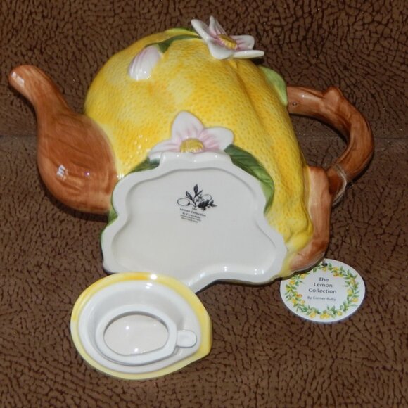 Corner Ruby Lemon Collection Handmade Ceramic Teapot 3D Floral Decorated NWT - Picture 9 of 9